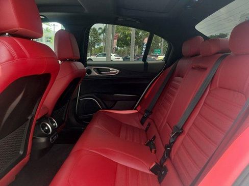 Used 2023 Alfa Romeo Giulia Veloce RWD image 21