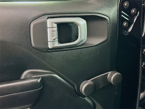 Used 2019 Jeep Wrangler Sport image 18