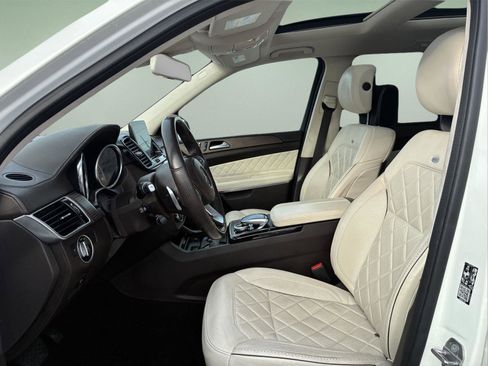 Used 2019 Mercedes-Benz GLS 550 4MATIC image 16