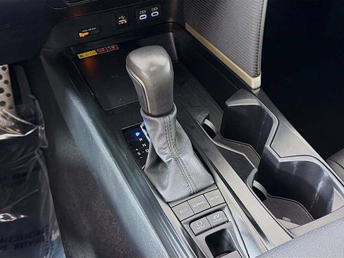Used 2026 Toyota Camry SE FWD image 37