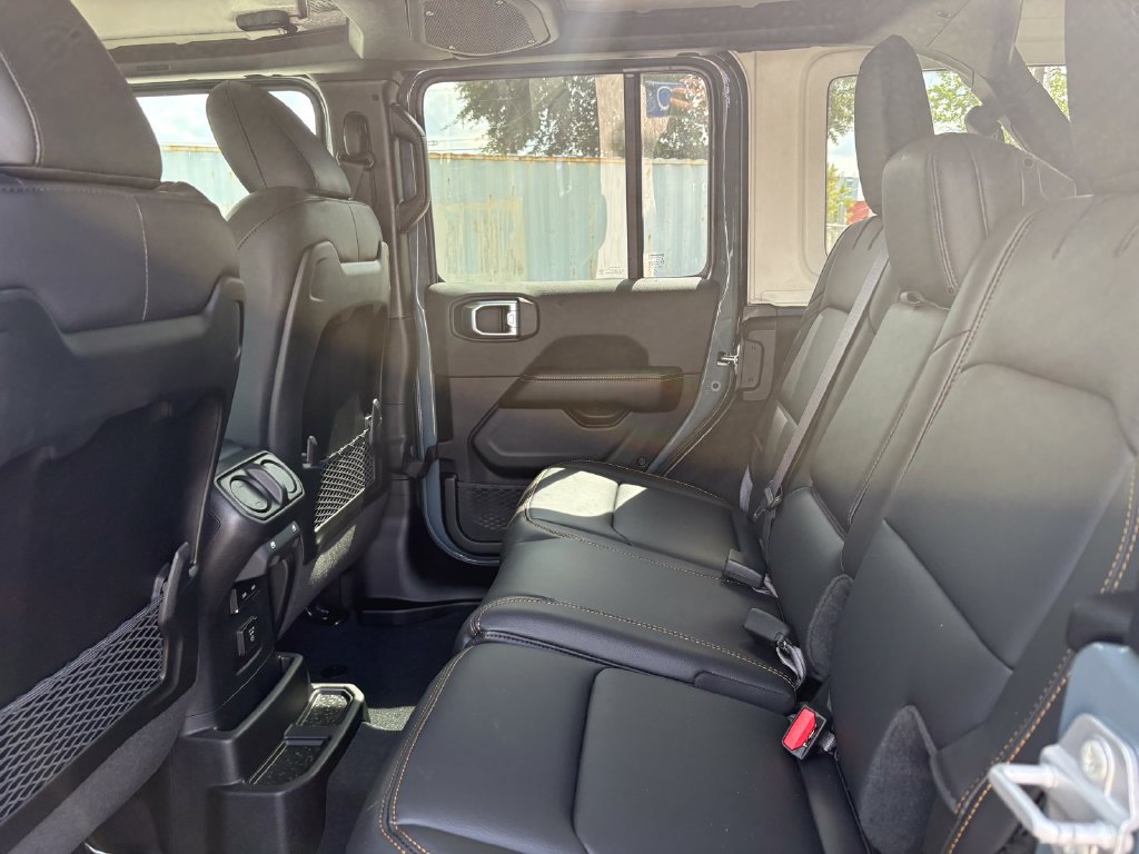 New 2026 Jeep Wrangler Unlimited Sahara AWD/4WD image 15