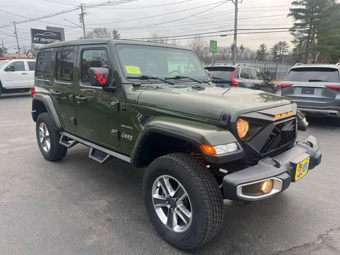 Used 2022 Jeep Wrangler Unlimited Sahara w/ Cold Weather Group image 7