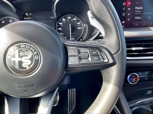 Used 2023 Alfa Romeo Stelvio Veloce AWD/4WD image 16