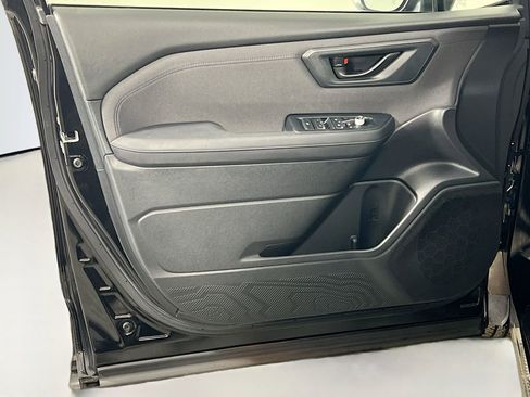 Used 2025 Subaru Forester Premium w/ Convenience Package #2 image 17