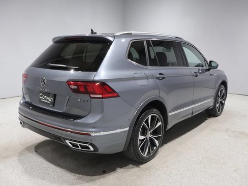 Used 2024 Volkswagen Tiguan SEL R-Line w/ MDO Package, Two-Row AWD/4WD image 2