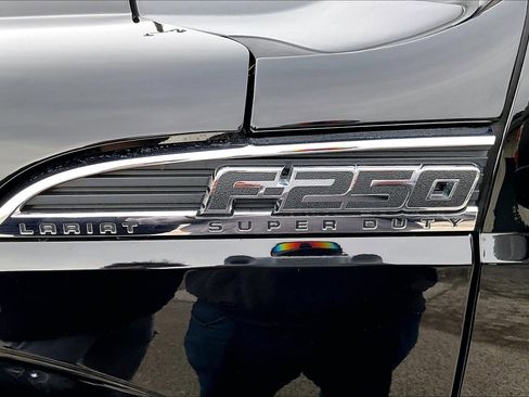 Used 2016 Ford F250 Lariat w/ Lariat Interior Package image 32