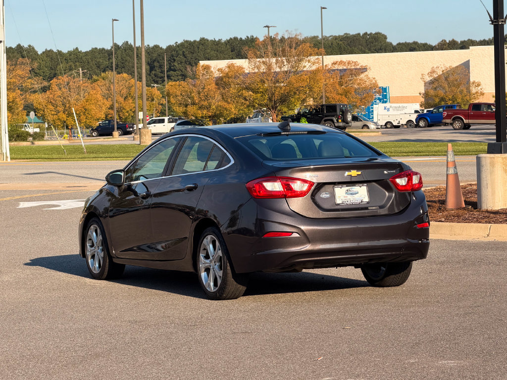 Used 2017 Chevrolet Cruze Premier FWD image 5