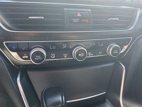Used 2018 Honda Accord Touring image 19
