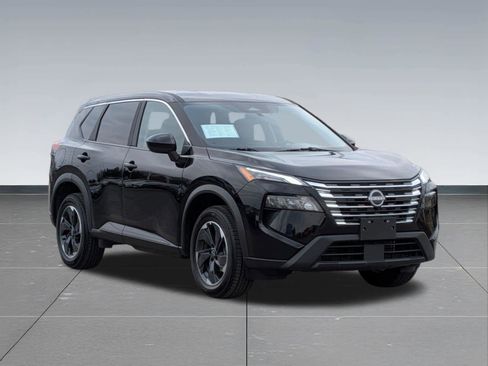 Used 2025 Nissan Rogue SV image 8