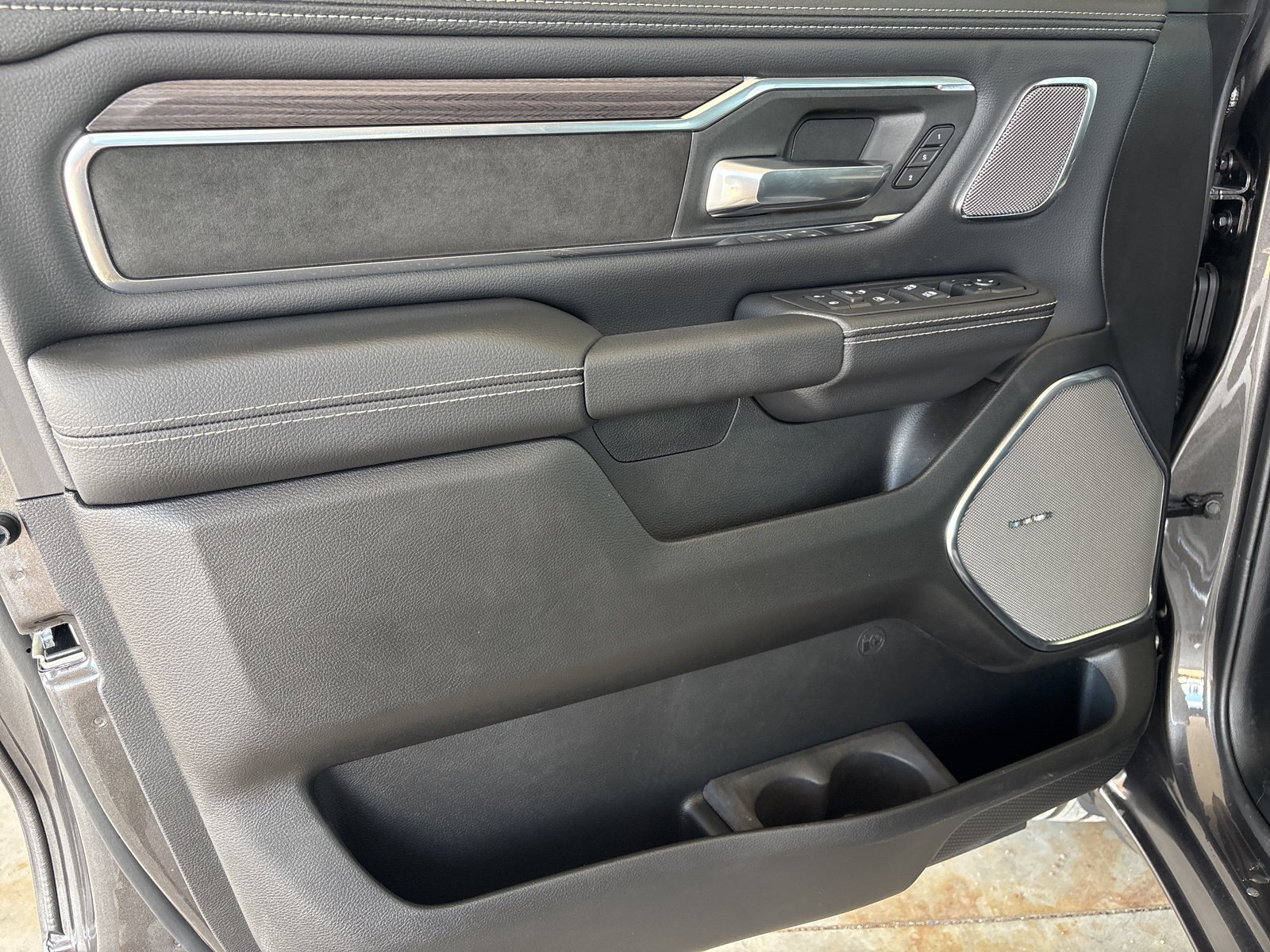 New 2026 RAM 1500 Laramie w/ Night Edition AWD/4WD image 9