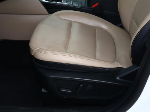 Used 2020 Ford Escape SEL FWD image 13