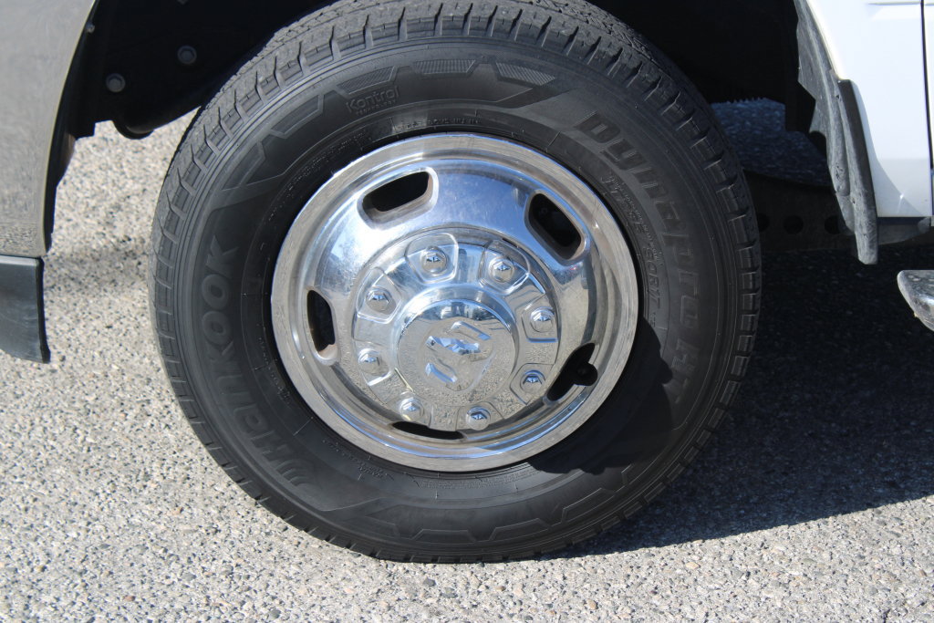 Used 2024 RAM 3500 Big Horn AWD/4WD image 8