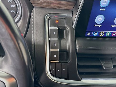 Certified 2021 Chevrolet Tahoe Z71 w/ Z71 Signature Package image 11