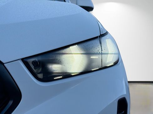 New 2026 BMW X6 xDrive40i w/ Executive Package image 9