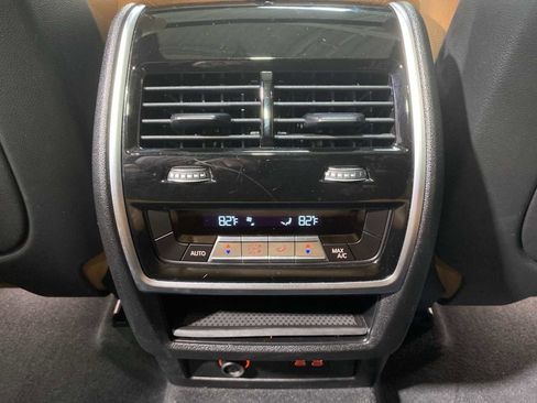 Used 2021 BMW X7 xDrive40i w/ M Sport Package image 25