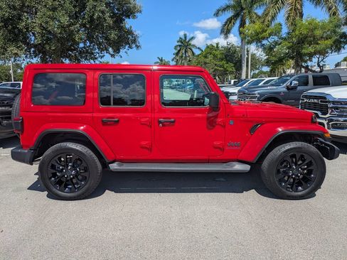Used 2025 Jeep Wrangler Unlimited Sahara w/ Safety Group AWD/4WD image 5