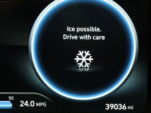 Used 2023 Hyundai Santa Fe Limited image 20