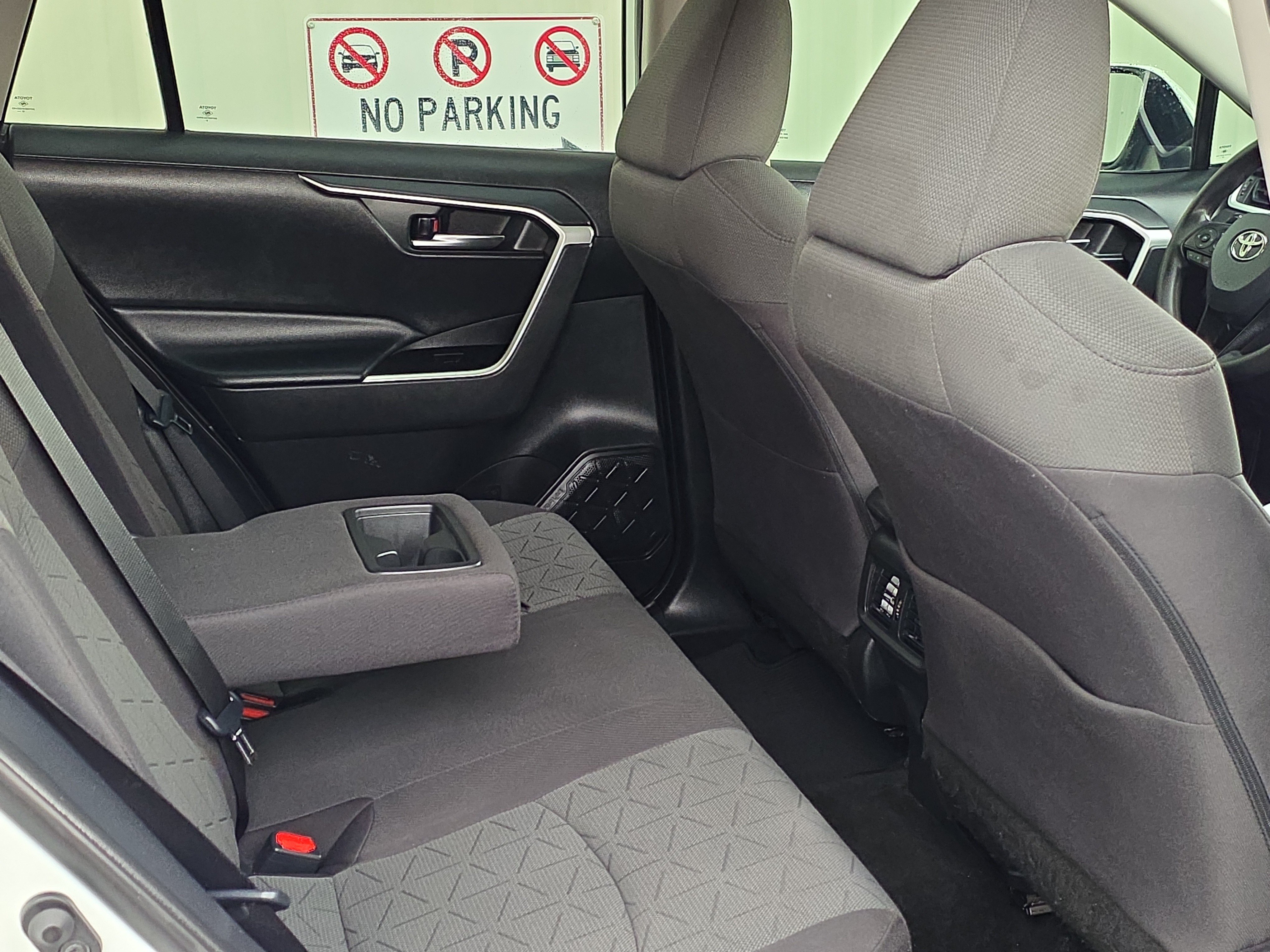 Used 2020 Toyota RAV4 XLE FWD image 26
