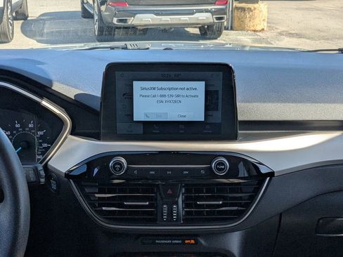 Used 2022 Ford Escape SE image 17