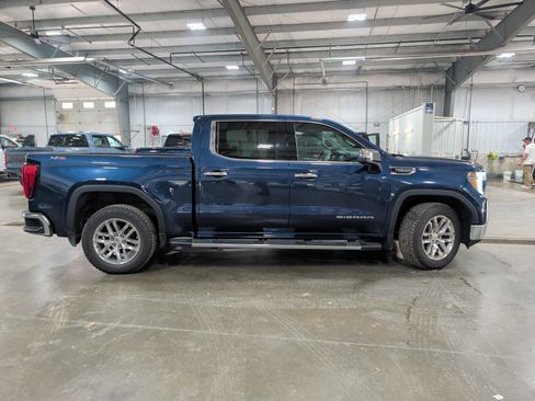 Used 2022 GMC Sierra 1500 SLT w/ SLT Premium Package AWD/4WD image 2