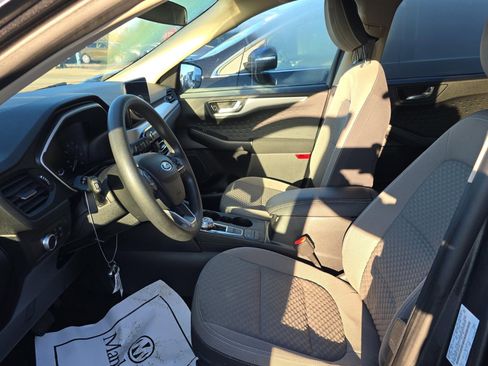 Used 2020 Ford Escape SE image 6