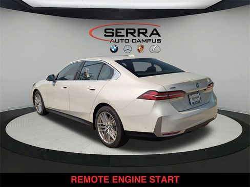 Used 2024 BMW 530i xDrive w/ Convenience Package image 9