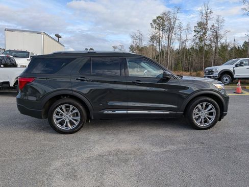 Certified 2023 Ford Explorer Limited w/ Equipment Group 301A image 3