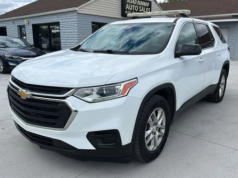 Used 2021 Chevrolet Traverse LS image 1