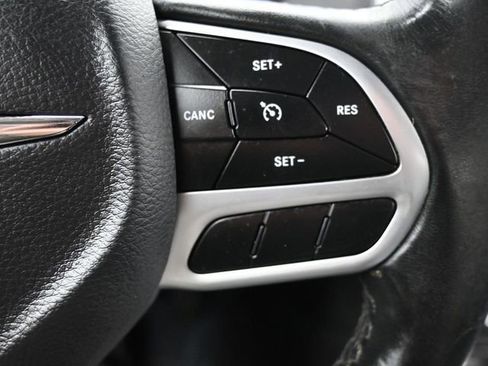 Used 2019 Chrysler 300 Touring L w/ Quick Order Package 22F image 27