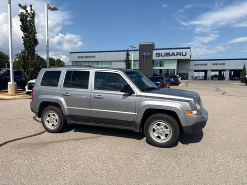 Used 2016 Jeep Patriot Sport w/ Power Value Group FWD image 1