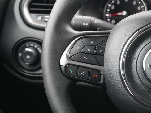 Used 2022 Jeep Renegade Latitude AWD/4WD image 13
