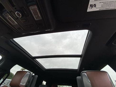 Used 2023 GMC Yukon Denali Ultimate AWD/4WD image 14