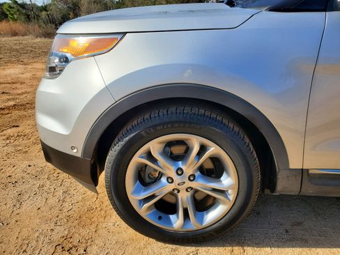 Used 2014 Ford Explorer Limited w/ Equipment Group 302A image 4
