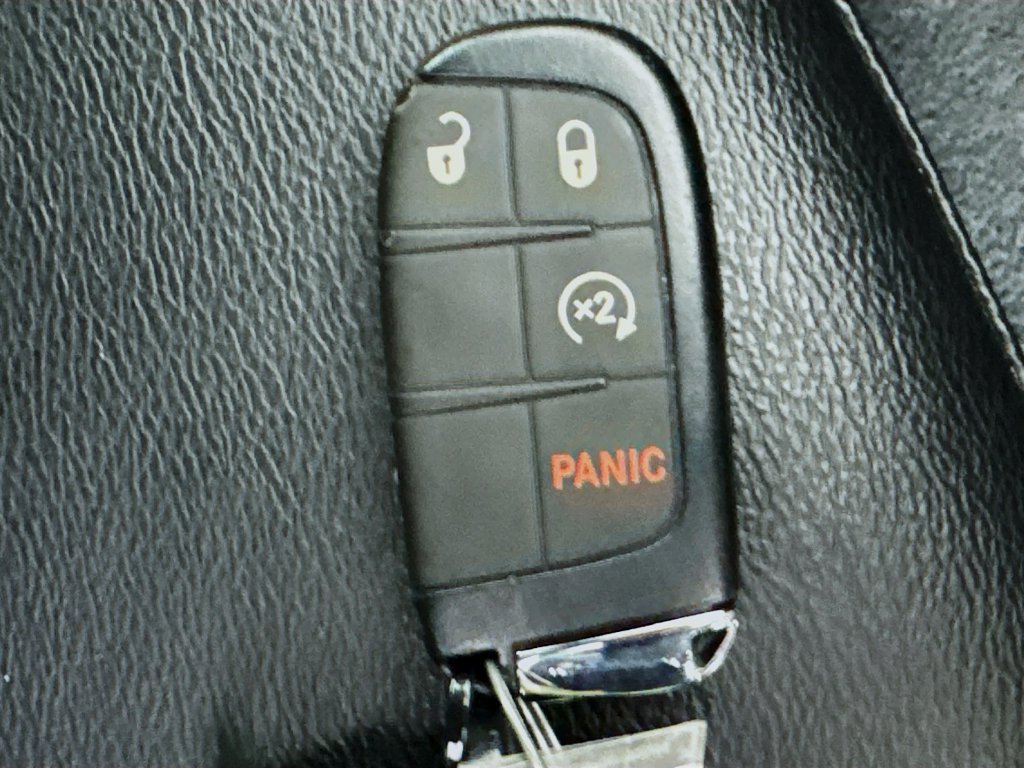 Used 2025 Jeep Compass Limited AWD/4WD image 35