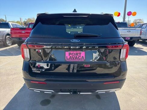 New 2026 Ford Explorer Active w/ Active Comfort Package image 6