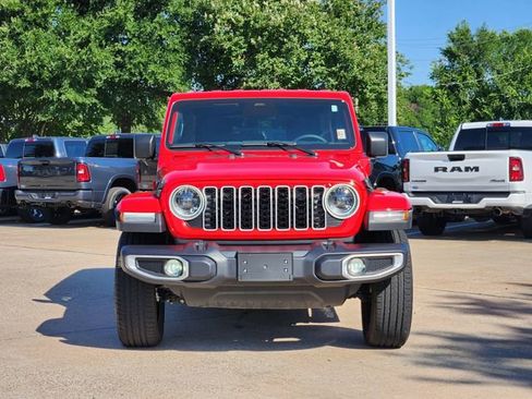 Certified 2025 Jeep Wrangler Unlimited Sahara AWD/4WD image 2