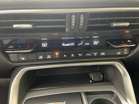 Certified 2025 MAZDA CX-70 3.3 Turbo w/ Premium Package image 21