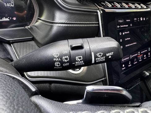 Used 2024 Jeep Grand Cherokee L Laredo AWD/4WD image 27