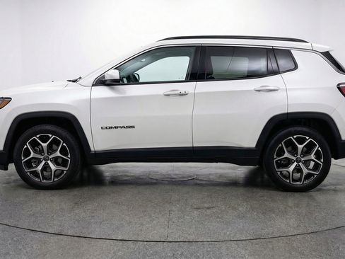 Used 2025 Jeep Compass Limited AWD/4WD image 5
