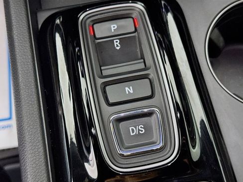 Used 2025 Honda Pilot TrailSport image 22