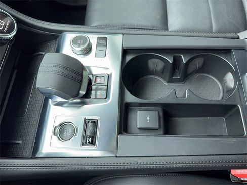 Used 2023 Jaguar F-PACE S image 31