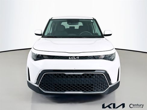 Certified 2023 Kia Soul LX FWD image 2
