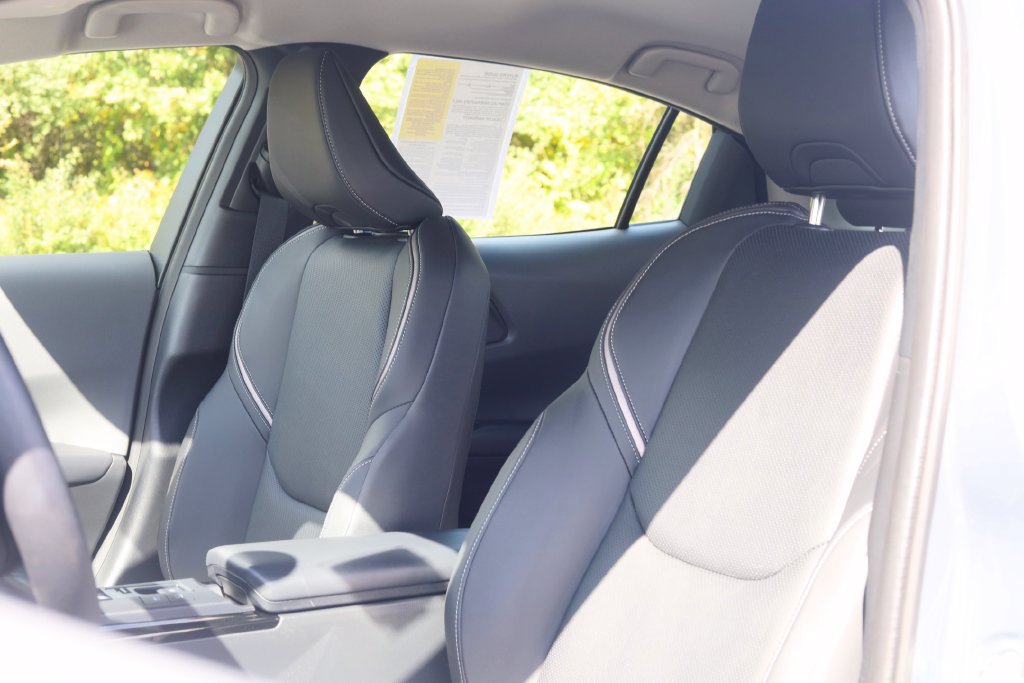 Used 2026 Toyota Prius XLE FWD image 16