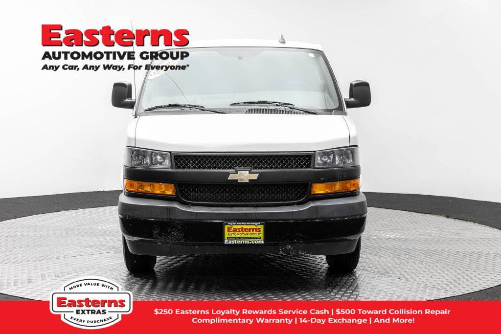 Used 2019 Chevrolet Express 2500 Extended RWD image 3