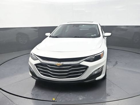 Used 2024 Chevrolet Malibu LT FWD image 2