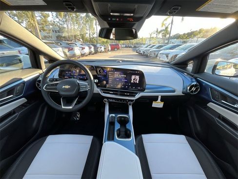 New 2026 Chevrolet Equinox EV LT image 19