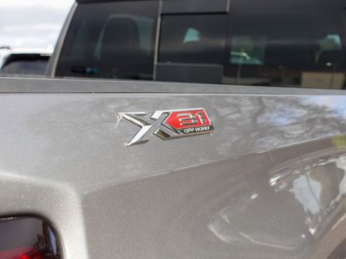 Used 2021 GMC Sierra 1500 SLT w/ SLT Premium Package image 9