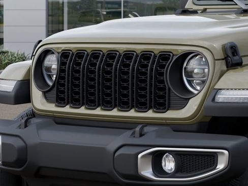 New 2026 Jeep Gladiator Sport AWD/4WD image 11