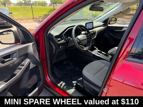 Used 2022 Ford Escape SE w/ Convenience Package FWD image 11