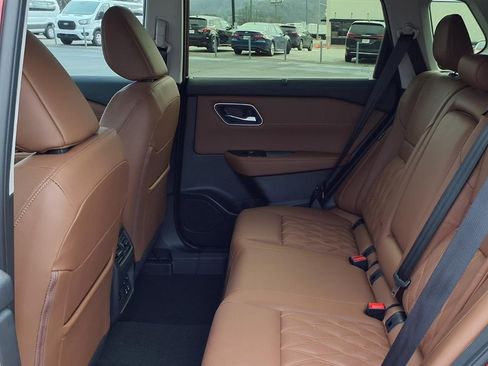 New 2026 Nissan Rogue Platinum image 10